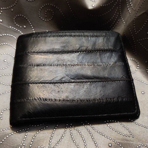 Genuine Eel Skin Black Pocket Bifold Wallet – Slim Design, 6 Card Slots - Picture 2 of 12